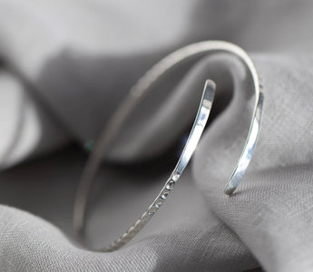 Fake silver bracelet store