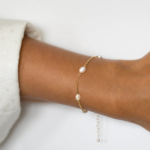 Pearl Chain Bracelet on model's wrist